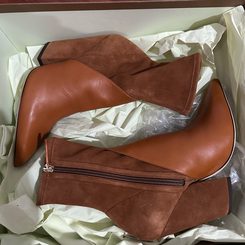 Burberry Brown Heeled Boots with Polished Leather